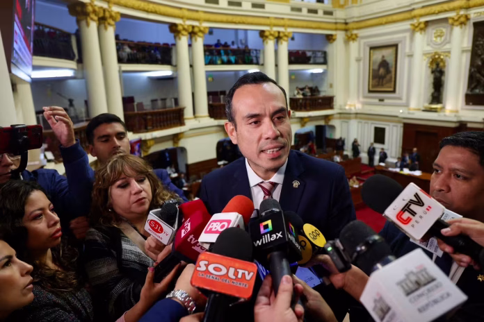 Polémicos Tuits de José Jerí